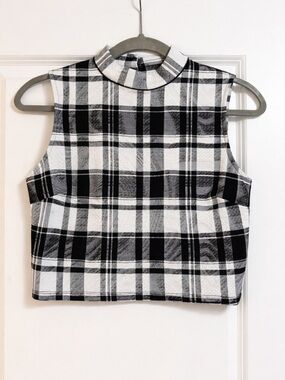 Bebe Black & White Plaid Sleeveless Mock Neck Crop Top